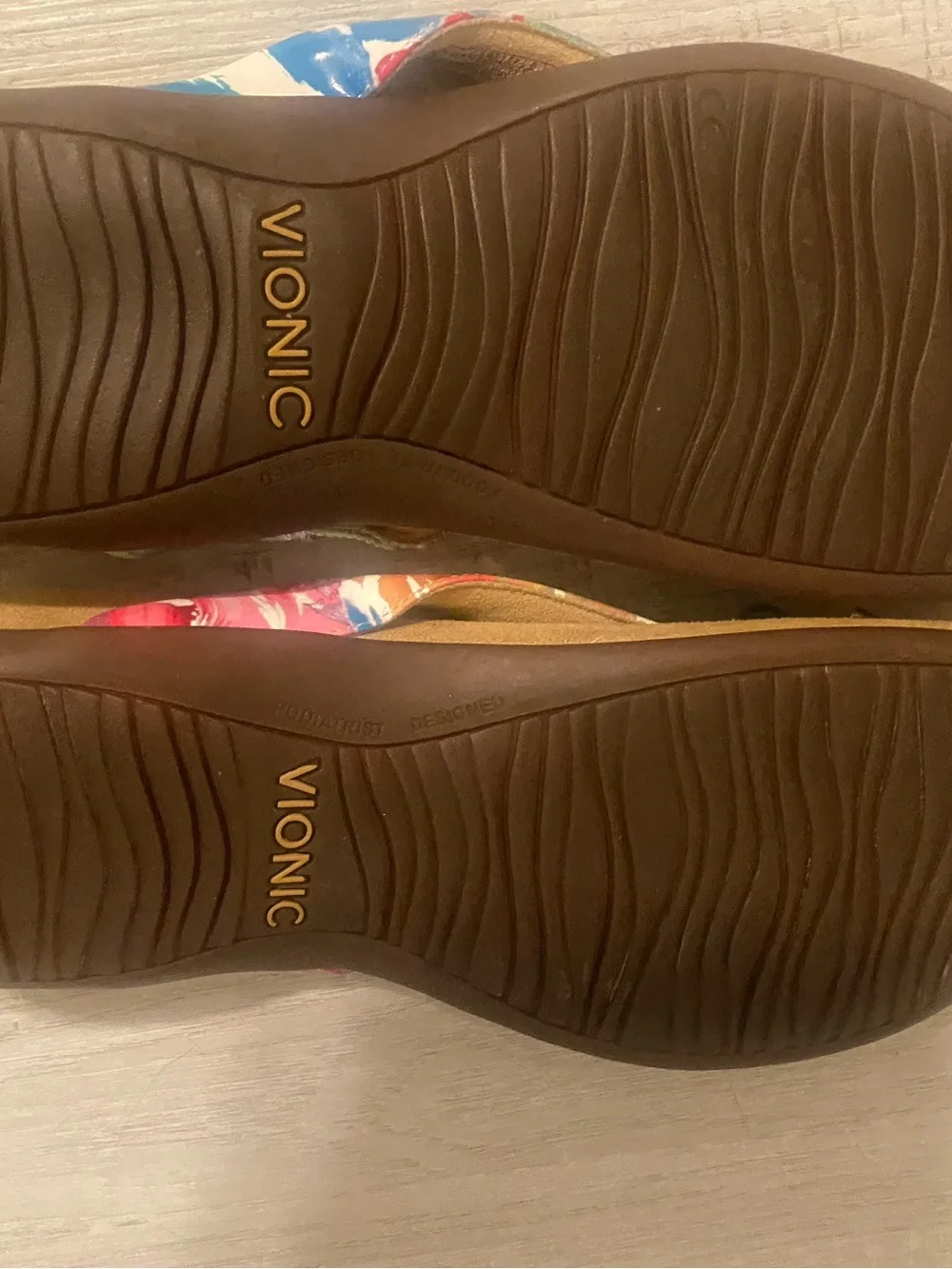 Vionic Bella II Floral Thong Sandals